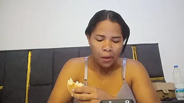 aleixane online show from December 19, 2025, 3:35 am