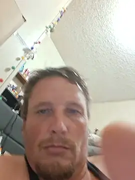 Snapshot of bushhogger8371 chatting on August 4, 2026, 3:25 pm bushhogger8371 online show from August 4, 2026, 3:25 pm