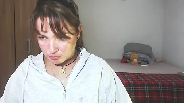 solamatista11 online show from December 2, 2025, 10:05 pm