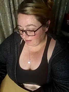 Iceprincess2bad4u online show from October 19, 2025, 5:46 pm