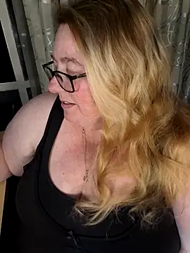 Iceprincess2bad4u online show from February 18, 2026, 6:37 pm