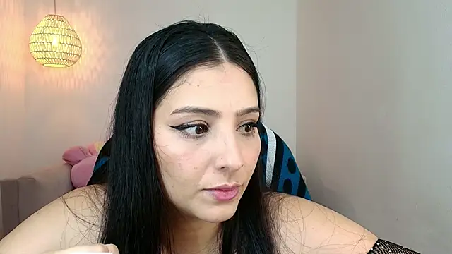 Snapshot of YummyAnna_ chatting on February 17, 2026, 8:15 pm YummyAnna online show from February 17, 2026, 8:15 pm