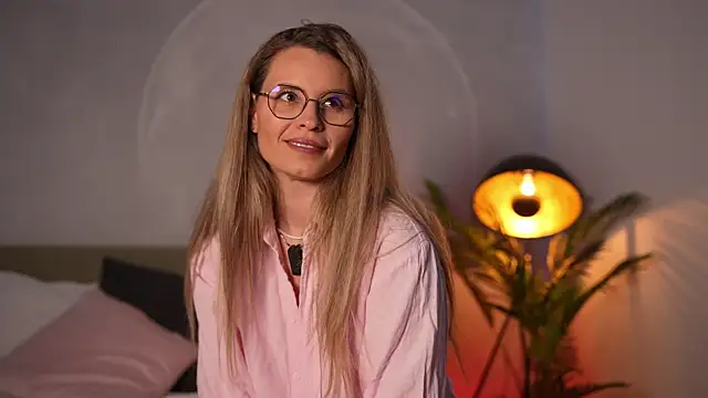 BrandyWhite online show from April 21, 2026, 7:03 am