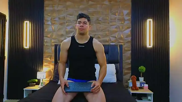 FelipeAndMarcello3 online show from February 3, 2025, 2:34 pm