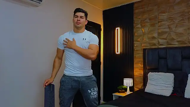 FelipeAndMarcello3 online show from February 12, 2025, 11:09 pm