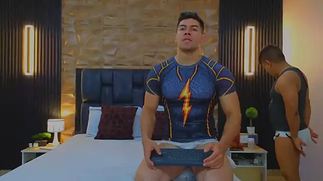 FelipeAndMarcello3 online show from March 3, 2025, 2:26 pm