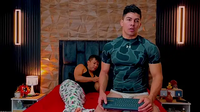 FelipeAndMarcello3 online show from October 17, 2025, 2:19 pm