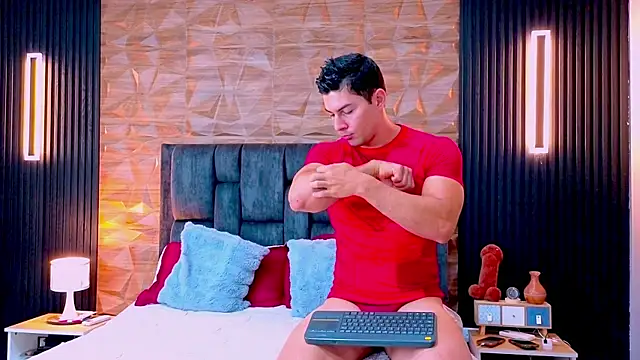 FelipeAndMarcello3 online show from May 26, 2026, 2:02 pm