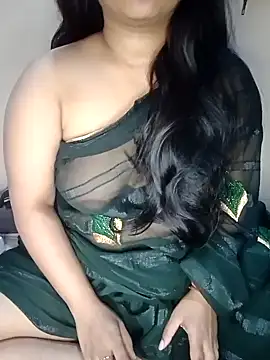 Snapshot of Sweet-Berry chatting on January 2, 2025, 5:39 pm Sweet-Berry online show from January 2, 2025, 5:39 pm