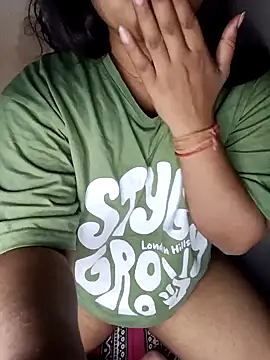 Snapshot of Sweet-Berry chatting on February 6, 2025, 11:37 pm Sweet-Berry online show from February 6, 2025, 11:37 pm