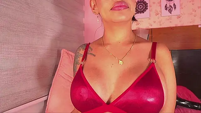 Snapshot of mssburbuja chatting on February 11, 2025, 9:09 am mssburbuja online show from February 11, 2025, 9:09 am