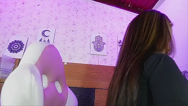 Snapshot of mssburbuja chatting on March 14, 2025, 3:15 am mssburbuja online show from March 14, 2025, 3:15 am