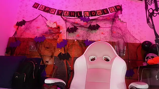 Snapshot of mssburbuja chatting on October 16, 2025, 3:07 am mssburbuja online show from October 16, 2025, 3:07 am