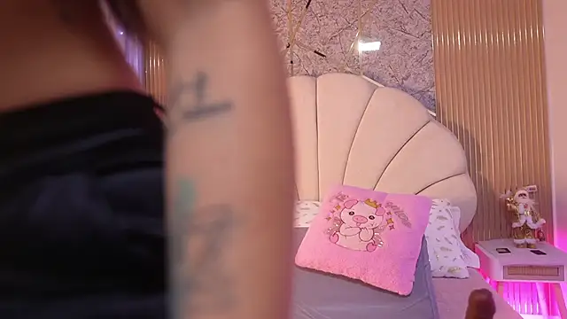 Snapshot of mssburbuja chatting on December 18, 2025, 3:12 am mssburbuja online show from December 18, 2025, 3:12 am