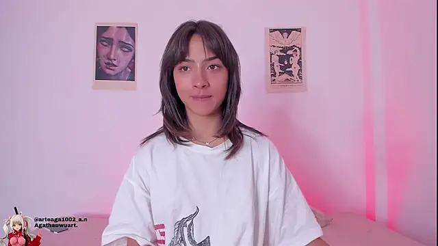 Moonlight1002 online show from November 18, 2025, 7:57 am