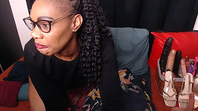 sexybootylicious online show from September 10, 2025, 5:02 pm