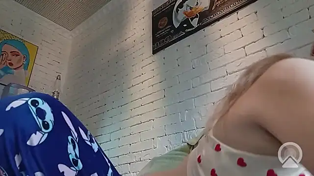 Snapshot of Angel_girllovemy chatting on February 12, 2026, 8:20 am Angel girllovemy online show from February 12, 2026, 8:20 am