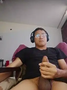 Snapshot of Mghty-cockl88 chatting on February 19, 2026, 3:41 pm Mghty-cockl88 online show from February 19, 2026, 3:41 pm