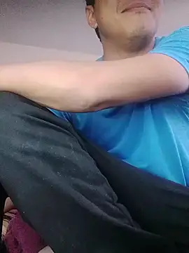 Snapshot of Mghty-cockl88 chatting on April 10, 2026, 2:33 pm Mghty-cockl88 online show from April 10, 2026, 2:33 pm