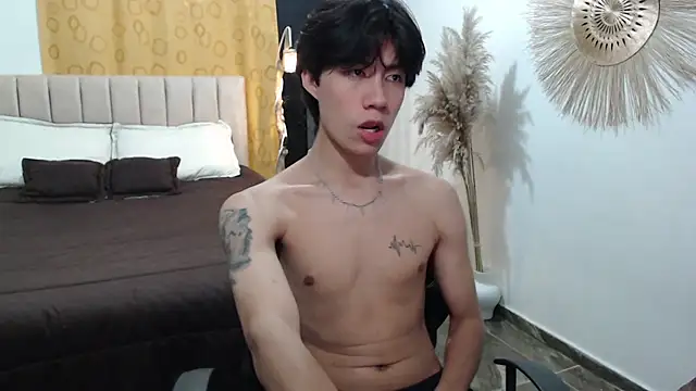 Elio-cam online show from October 15, 2025, 7:19 am