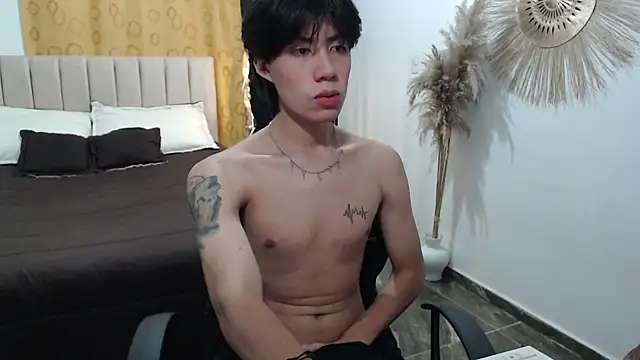 Elio-cam online show from November 8, 2025, 8:47 am