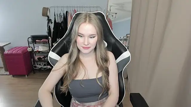 Snapshot of sexxy_potatoes chatting on October 9, 2025, 1:53 pm sexxy potatoes online show from October 9, 2025, 1:53 pm