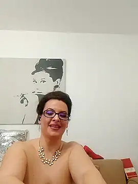 Snapshot of RebeccaNoble chatting on February 24, 2025, 12:09 am RebeccaNoble online show from February 24, 2025, 12:09 am