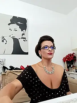 Snapshot of RebeccaNoble chatting on September 24, 2025, 6:33 pm RebeccaNoble online show from September 24, 2025, 6:33 pm