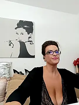 Snapshot of RebeccaNoble chatting on October 5, 2025, 11:41 am RebeccaNoble online show from October 5, 2025, 11:41 am