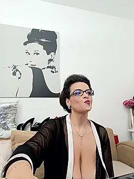 Snapshot of RebeccaNoble chatting on January 7, 2026, 5:48 pm RebeccaNoble online show from January 7, 2026, 5:48 pm