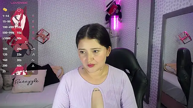 Snapshot of BIANCAROY1 chatting on February 21, 2025, 6:48 pm BIANCAROY1 online show from February 21, 2025, 6:48 pm