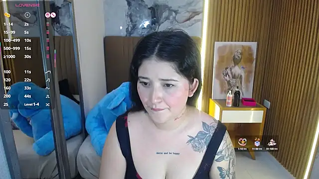 Snapshot of BIANCAROY1 chatting on October 15, 2025, 6:41 pm BIANCAROY1 online show from October 15, 2025, 6:41 pm