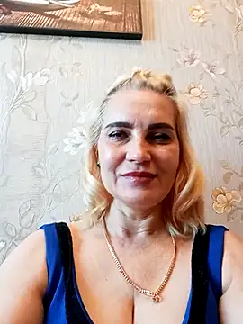 Snapshot of JennyOMay chatting on April 24, 2026, 4:37 am JennyOMay online show from April 24, 2026, 4:37 am