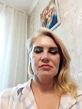 Snapshot of JennyOMay chatting on June 18, 2026, 3:18 am JennyOMay online show from June 18, 2026, 3:18 am