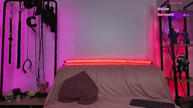 CyberXGoddess online show from June 4, 2026, 4:18 am