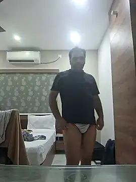 kaustubh45 online show from January 2, 2025, 12:57 pm