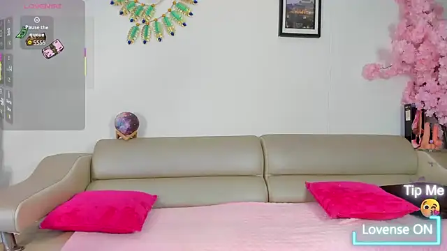 SammyGirlTS online show from February 25, 2026, 1:10 pm