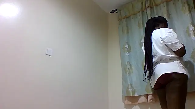 sweetelle09 online show from June 20, 2026, 4:54 pm
