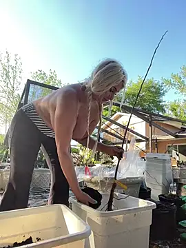 ADRIANNA FOX online show from March 20, 2026, 10:25 pm