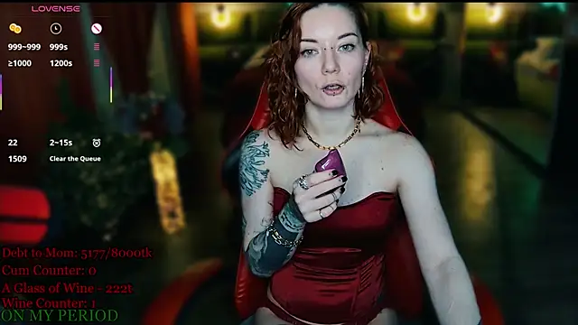 MaxPhoenixx online show from April 14, 2026, 9:10 pm