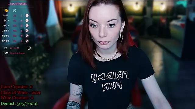 MaxPhoenixx online show from June 12, 2026, 7:02 pm