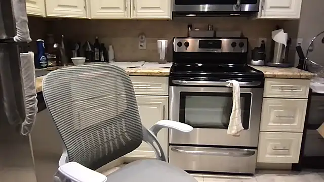 Snapshot of BigGuyMuscle chatting on July 2, 2026, 3:23 am BigGuyMuscle online show from July 2, 2026, 3:23 am