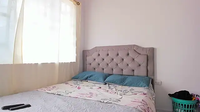 andrea hills online show from February 2, 2025, 4:54 pm