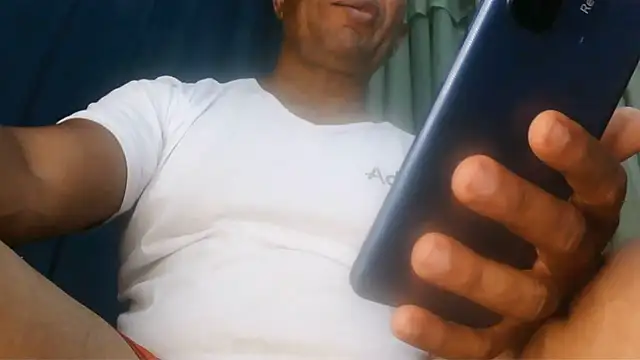 Snapshot of condor08750 chatting on June 9, 2026, 2:28 pm condor08750 online show from June 9, 2026, 2:28 pm
