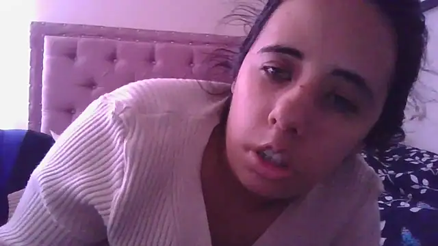 annarose19 online show from October 15, 2025, 7:03 pm