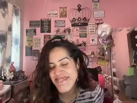 Snapshot of latinacubana chatting on January 5, 2025, 3:45 pm latinacubana online show from January 5, 2025, 3:45 pm