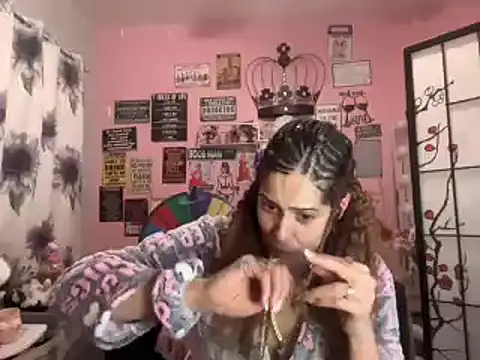 Snapshot of latinacubana chatting on January 23, 2025, 1:30 am latinacubana online show from January 23, 2025, 1:30 am