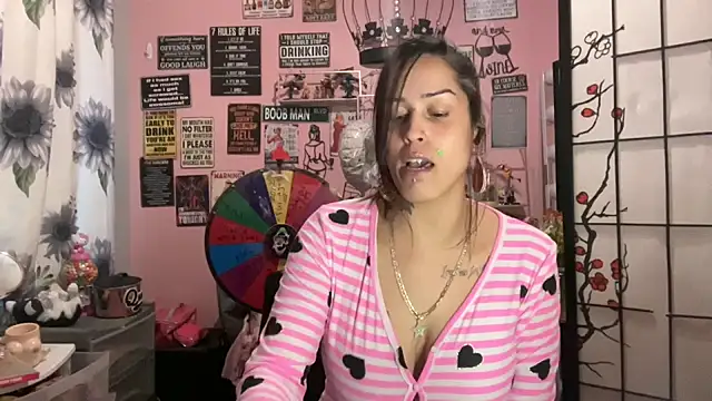 Snapshot of latinacubana chatting on January 30, 2025, 10:41 pm latinacubana online show from January 30, 2025, 10:41 pm