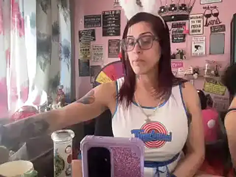 Snapshot of latinacubana chatting on March 9, 2025, 8:42 pm latinacubana online show from March 9, 2025, 8:42 pm