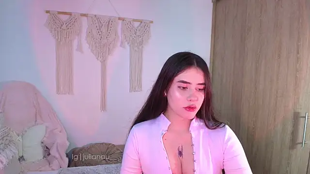 Snapshot of iriswest_ chatting on June 7, 2026, 2:05 am iriswest online show from June 7, 2026, 2:05 am